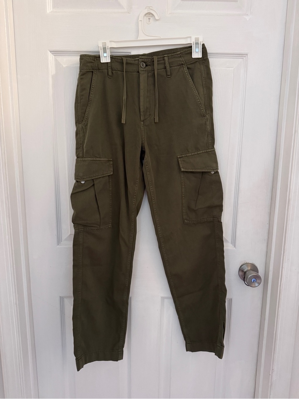 Madewell olive green relaxed cargo pants size 24